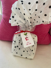 Load image into Gallery viewer, Topiary Heart Gift Tag, Gift Wrap, Hostess Gift, Gift For Her, Valentine's Gift, Personalized Gift Tag, Personalized Gift, Enclosure Card