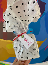 Load image into Gallery viewer, heart topiary gift tag